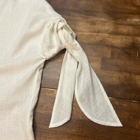 Woman’s linen blend loose fit blouse. - Picture 7 of 7